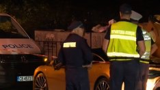 Шофьор със спортен звяр блъсна жена на пешеходна пътека и избяга