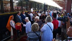 Варненци посрещнаха легендарния влак „Ориент Експрес” (СНИМКИ)