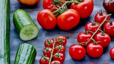 Оранжерийните домати и краставици поскъпнаха