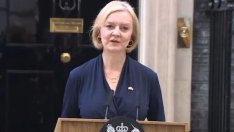 Премиерът на Великобритания подаде оставка (ВИДЕО)