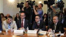 Бюджетната комисия в НС прие пакетите от мерки на новата власт