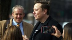 Илон Мъск представя чатбота Grok 3