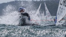 Майкъл Бекет продължава да води след 4-тия ден на европейското по ветроходство във Варна