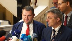 Пеевски се отказа от мястото си в конституционната комисия