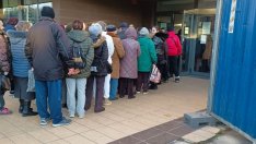 Втори ден се образуват големи опашки за карти за автобусите във Варна