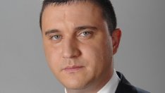 Бивш депутат от ГЕРБ пратил нов "Баварец" за Горанов на границата 