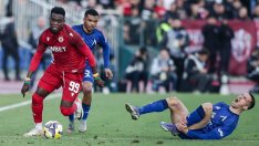 Левски и ЦСКА "спукаха" топката в мач пълен с агресия и картони (СНИМКИ)