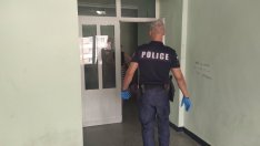 Студент издъхна, затиснат от хладилник в асансьор 