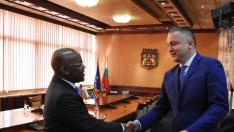 Варна и Кейптаун ще обменят опит в морското дело, образованието и туризма