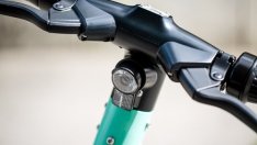 15-годишен със счупен череп, блъснал се с тротинетката в стълб