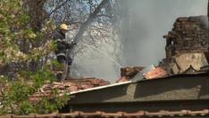 Пожар обхвана три къщи в "Орландовци"