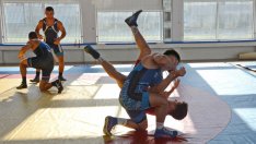 Националите ни по борба се подготвят във Варна за Олимпиадата в Париж