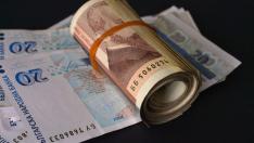 Бедни българи с бързи кредити. Искат таван за неустойките, ще мине ли?