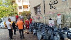 Почистиха от отпадъци и наноси централна варненска улицата