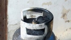 Взрив на газова бутилка срина къща, собственикът оцеля