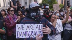 Наложиха полицейски час в част от Лос Анджелис заради размириците