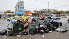 Затворници се включват в почистването на боклука в София