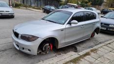 Оставиха BMW на трупчета във "Възраждане"