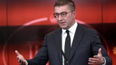 Едно си Мицкоски знае... Докладът за "вековната" македонска идентичност ще се приеме