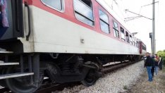 Влак блъсна човек, спряха треновете за 2 часа