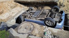 Пиян падна с колата в изкоп след гонка с полицията