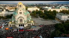 Хиляди аплодират волейболистите ни на шампионското им шествие в София