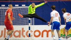 България падна от Фарьорските острови на Европейското по хандбал във Варна