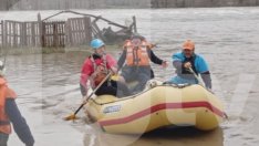 Бедствието в ход: И Чая преля! Рафтъри спасиха мъж край Струма