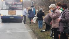 Градски автобус се запали в движение