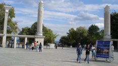 Общината: Не е вярно, че областният не може да забрани колите в Морската градина във Варна