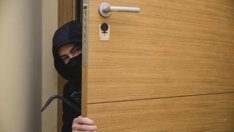 Спипаха сериен крадец, обирал незаключени жилища във Варна 