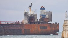 Танкерът „Кайрос“ е в стабилно положение, предстои извеждането му на безопасно място