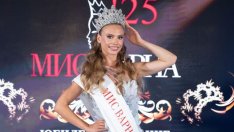 Яна Стоянова е избрана за Мис Варна 2025