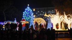 Запалват светлините на градската елха във Варна навръх Никулден