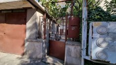 Задържаха син - наркоман, обезглавил майка си със сатър