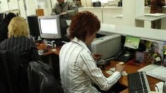 Заплатите им растат, а и са сигурни... Навалица за чиновници из страната