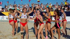 Нашите девойки надвиха Швеция и записаха трета победа на Европейското по плажен хандбал във Варна