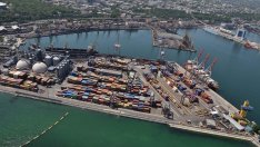 Кораб потъна в черноморски порт