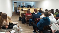 Ученици от Трета  ПМГ посетиха Районния съд във Варна