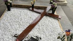 Срам: Поругаха гроба на патриарх Неофит (СНИМКА)