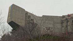 Украинското знаме се появи на паметника на българо-съветската дружба във Варна