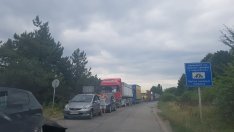 Граничните пунктове Кардам и Видин претоварени с камиони