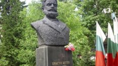 Варна почита Ботев и загиналите за свободата с общоградско поклонение