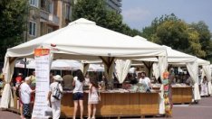 Алея на книгата във Варна през август