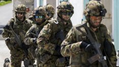 Швейцарците се чудят дали да пращат жени в казармата