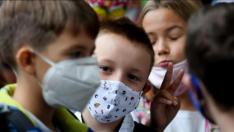 Учители и родители на различно мнение за маските в час