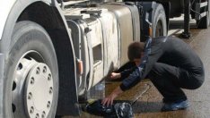 Спипаха шофьор да точи нафта от камиона си на АМ "Хемус"