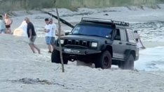 Глобиха коли, навлезли в плажната ивица на Паша дере