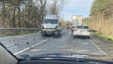 Тежка катастрофа между кола и бус на пътя София-Варна