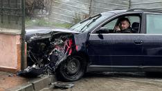 Пиян до козирката шофьор удари пешеходец. Хукна да бяга, но нацели стена (СНИМКИ)